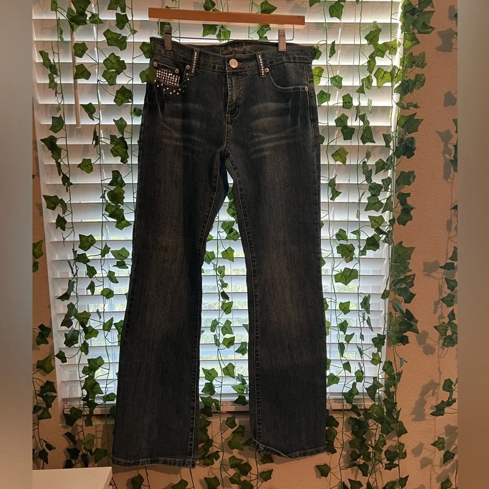 bootcut low rise vintage vanilla jeans! worn once and originally $70! size s-m - Picture 2 of 5